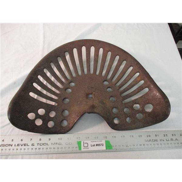 Cast Iron Tractor Seat (H 69)