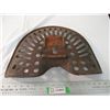 Image 4 : Cast Iron Tractor Seat (H 69)