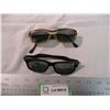 Image 1 : (2) Vintage pairs of sunglasses