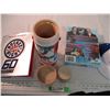 Image 6 : Hockey Night in Canada - Hardcover Book, trivia game, hat + Aladdin sports Thermos