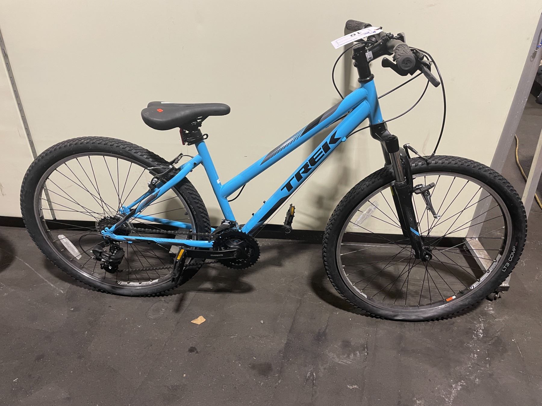 Trek Blue Frame TREK 028 CUSTOM BLUE 21 SPEED FRONT SUSPENSION MOUNTAIN BIKE - Able ...