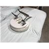 Image 2 : SILHOUET-TONE WHITE ELECTRIC ADJUSTABLE MASSAGE TABLE WITH REMOTE