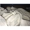 Image 2 : 8 BOXES OF ASSORTED SPA LININGS, PILLOWS AND OFFICE DECOR
