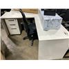 Image 2 : WHITE L-SHAPED EXECUTIVE DESK WITH 3 DRAWER MOBILE PEDESTAL