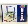 Image 1 : NEW Collector Die Cast Super Lift 1/18