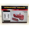 Image 2 : NEW Collector Die Cast International Harvester T-14 Gas Crawler 1/16