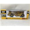 Image 1 : NEW Collector Die Cast Cat 623G Elevating Scraper 1/50