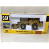 Image 1 : NEW Collector Die Cast Cat 992G Wheel Loader 1/50