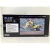 Image 2 : NEW Collector Die Cast Caterpillar Cat 365C Front Shovel with Metal Tracks 1/50