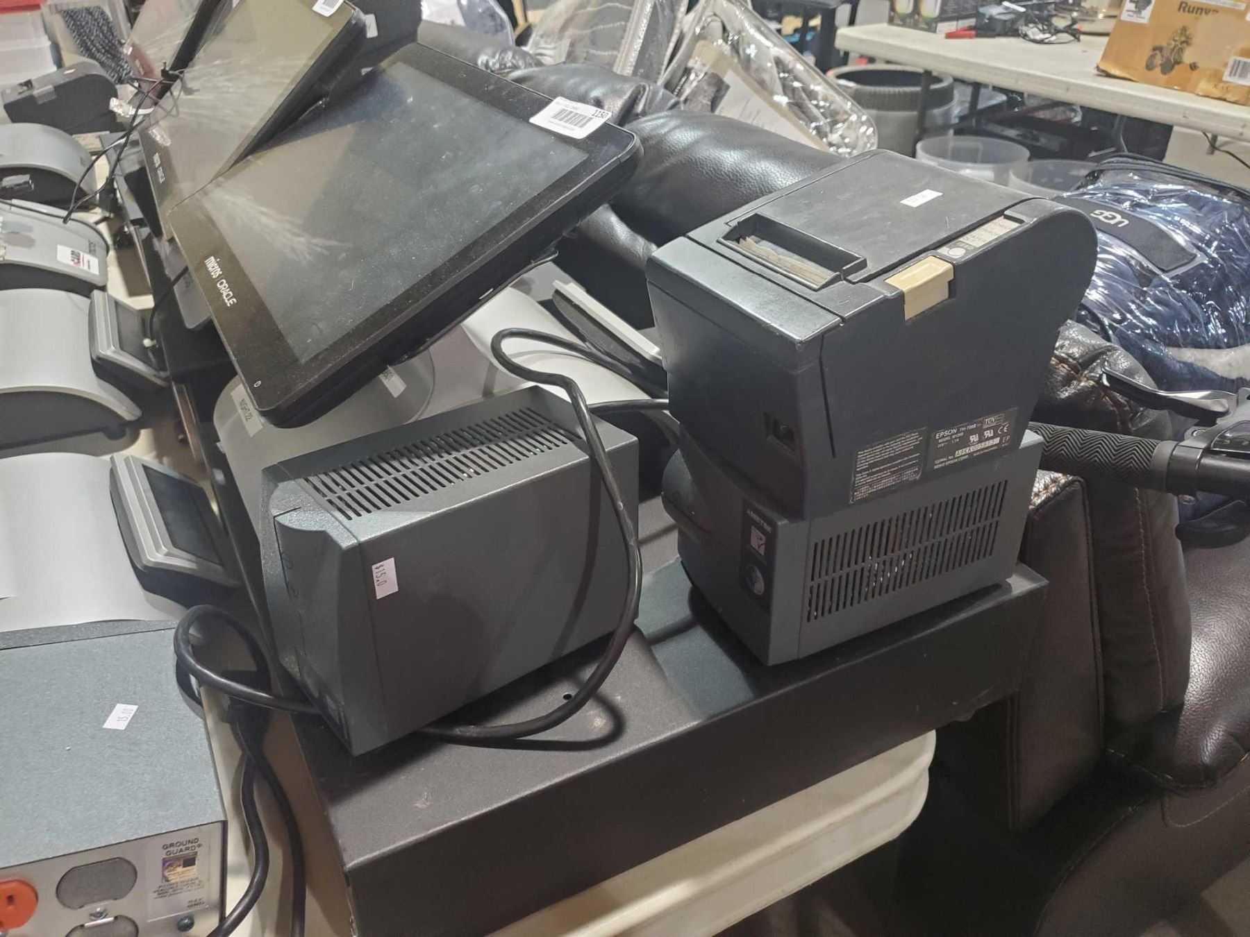 Micros Oracle POS System includes: touch monitor with digital Customer ...