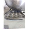 Image 3 : Lot of Assorted Kitche Ware - 3X Muffin Tins, Large Mixing bowl, 2X Strainers