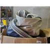 Image 2 : Tobin Inflatable 2 man boat - OPEN BOX - SOLD AS IS