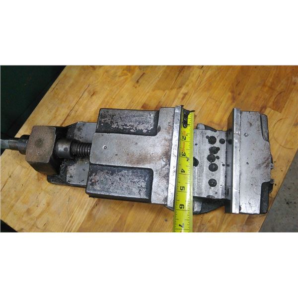 Milling vise 6"