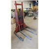 Image 3 : Battery Powered Pallet Stacker