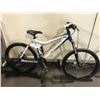Image 2 : KONA DAWG DELUXE WHITE 27 SPEED FULL SUSPENSION MOUNTAIN BIKE WITH FULL DISC BRAKES