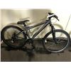Image 2 : HARO FLIGHTLINE SPORT GREY 24 SPEED FRONT SUSPENSION MOUNTAIN BIKE WITH REAR DISC BRAKE