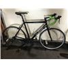 Image 2 : VILANO BLACK 14 SPEED ROAD BIKE