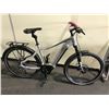 Image 2 : OHM GREY 10 SPEED FRONT SUSPENSION ELECTRIC ASSISTED BIKE WITH FULL DISC BRAKES