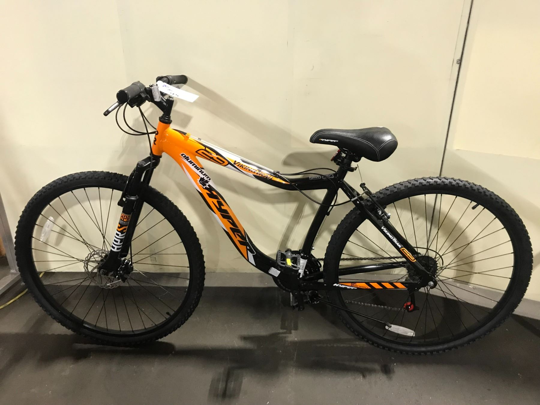 HYPER VIKING TRAIL 29 BLACK/ORANGE 21 SPEED FRONT SUSPENSION MOUNTAIN ...