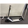 Image 1 : HUDORA WHITE / BLACK FOLDING PROFESSIONAL SCOOTER