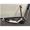 Image 2 : HUDORA WHITE / BLACK FOLDING PROFESSIONAL SCOOTER