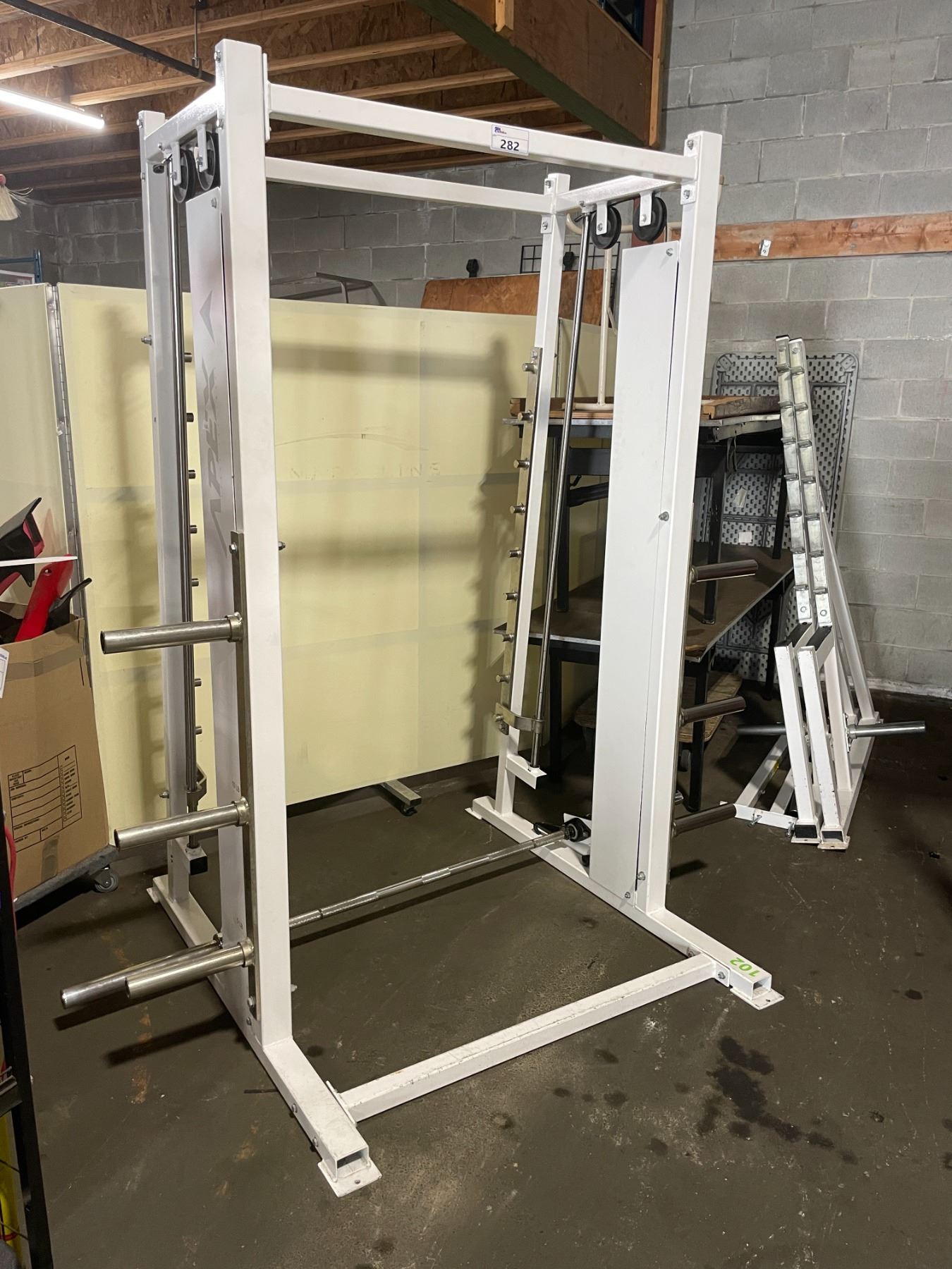 APEX WHITE COMMERCIAL FREE WEIGHT SMITH RACK MACHINE - Able Auctions
