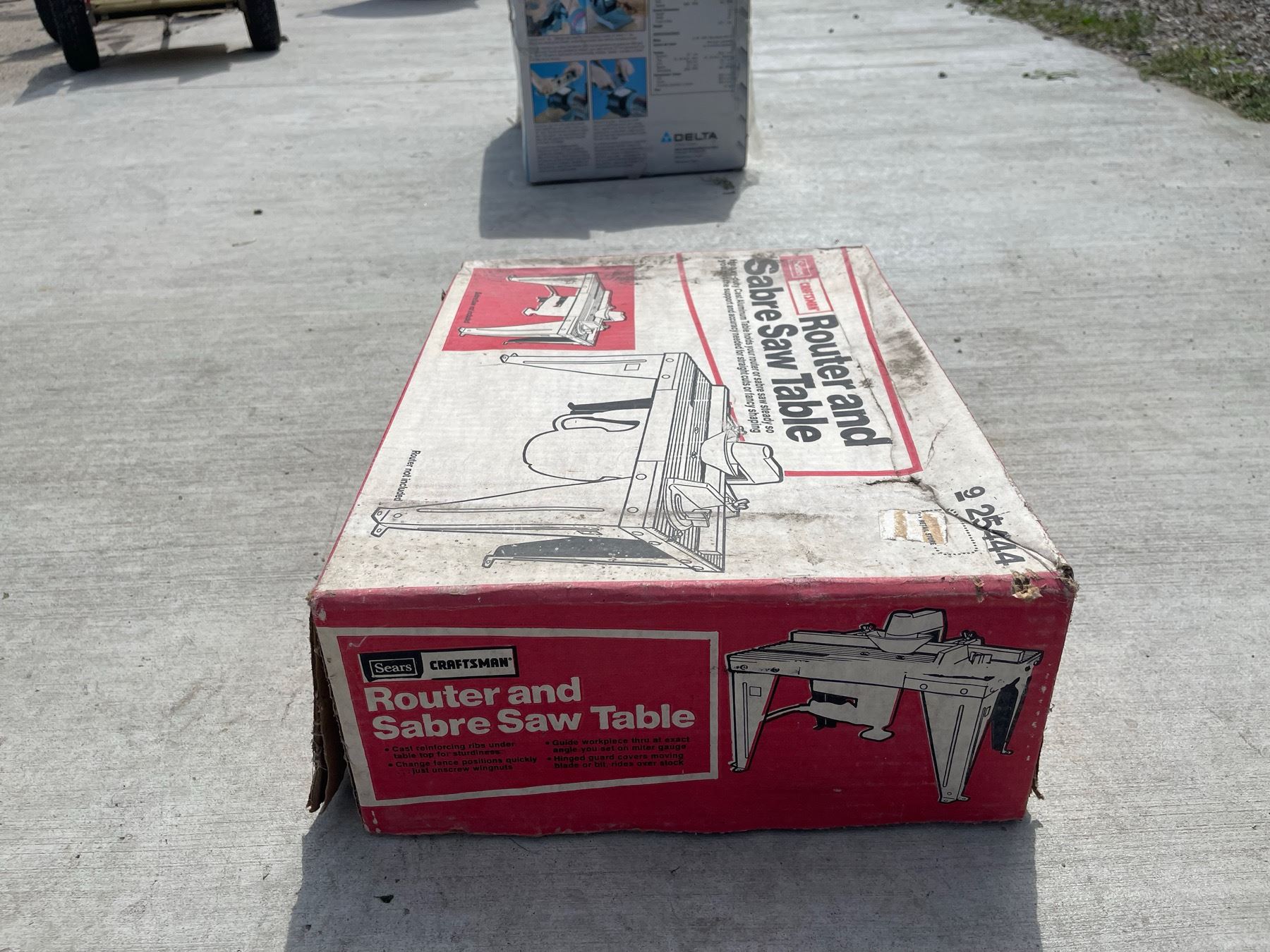 NIB: CRAFTSMAN ROUTER AND SABRE SAW TABLE