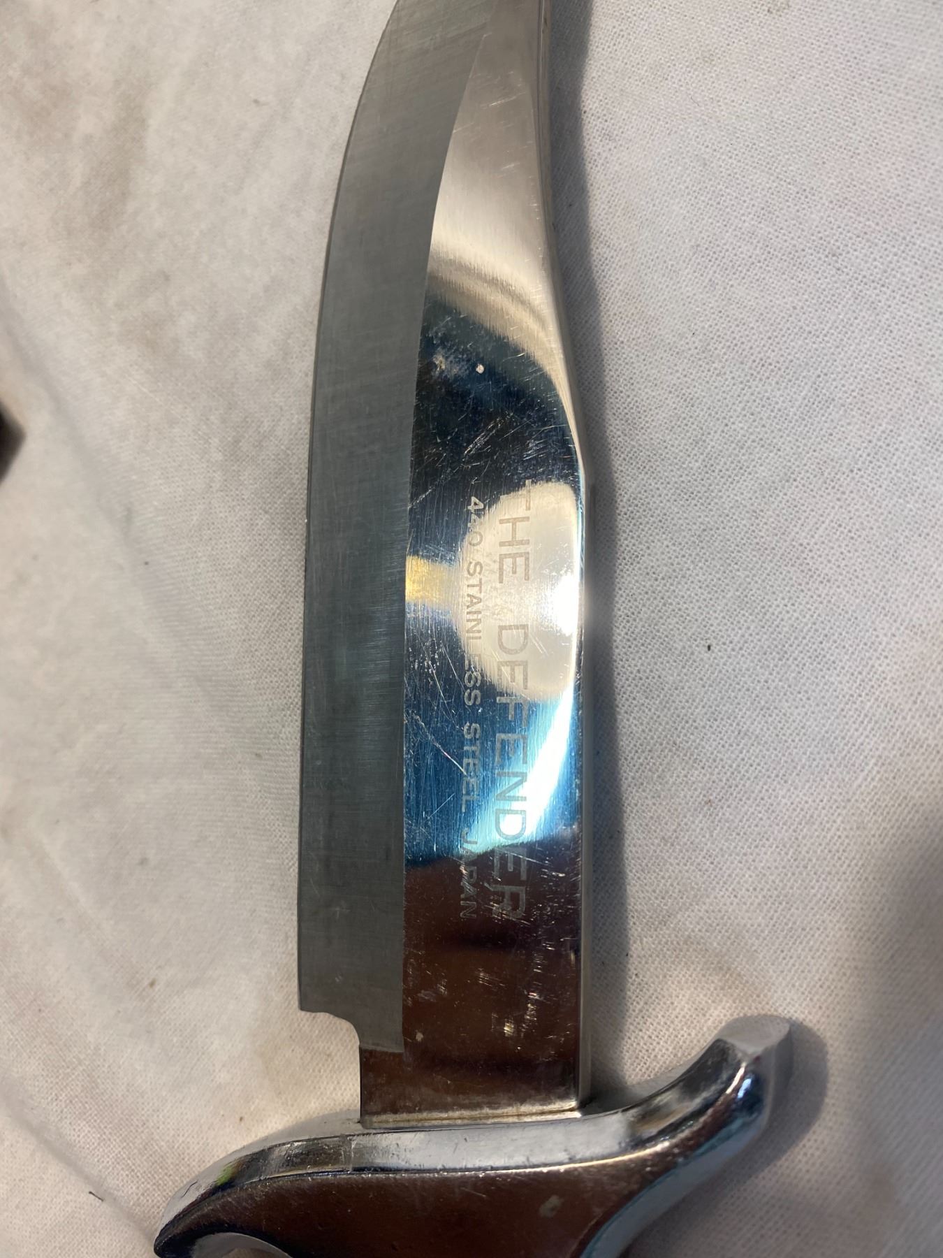 The Defender 440 stainless steel Japan knife