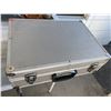 Image 2 : Case with knives
