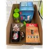 Image 1 : Rubbermaid lunch box and other items