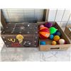 Image 1 : Storage box and balls