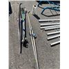 Image 1 : 2 pairs cross country skid and poles