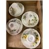 Image 2 : Tea cups and saucers
