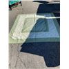 Image 2 : Comforter and pillow shams 82x82" ish
