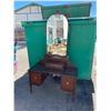 Image 1 : Vanity