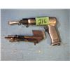 Image 1 : Air chisel and bits
