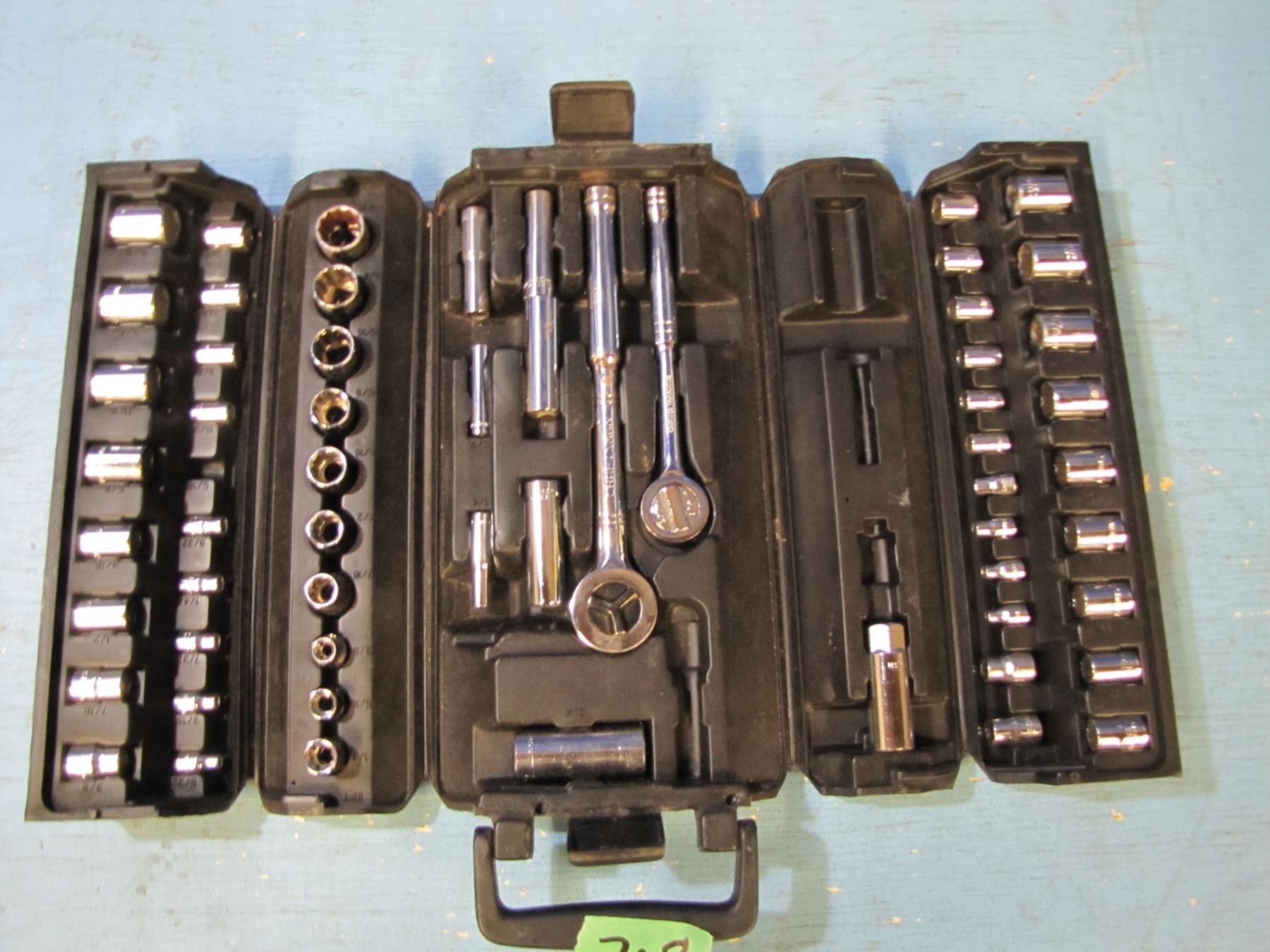 Craftsman ratchet and socket set not complete