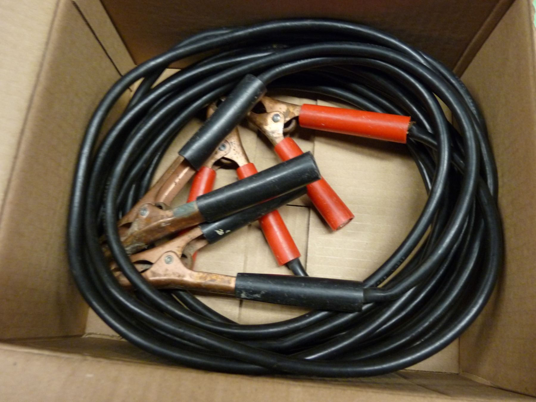 Booster cables copper wiring 32 foot positive 5 foot negative