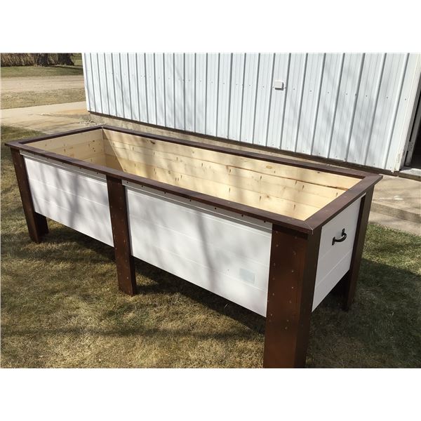 Lot of 4 raised garden beds