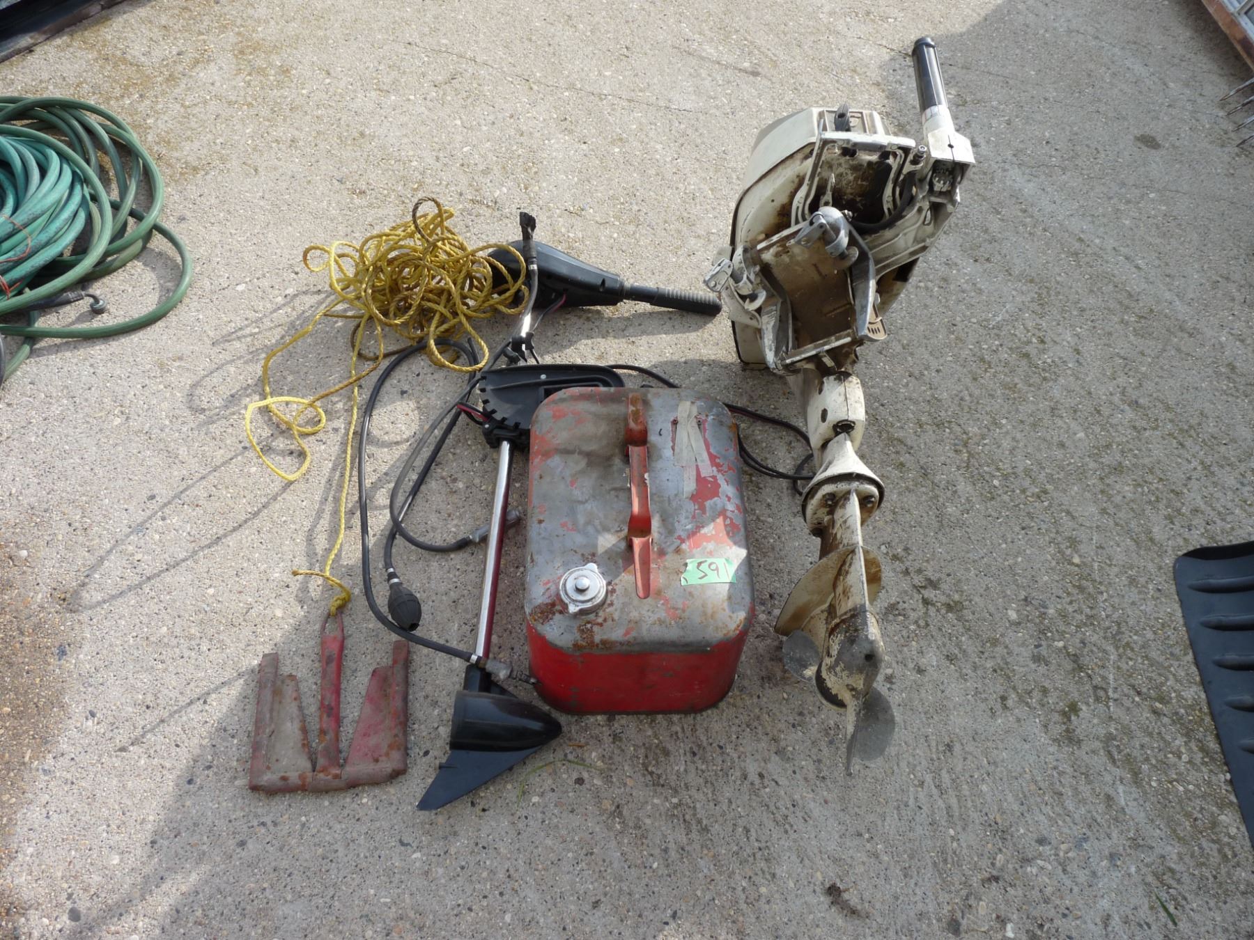 Elgin 9 horsepower outboard motor pulls over trolling motor needs repair ; Boat motor gas tank