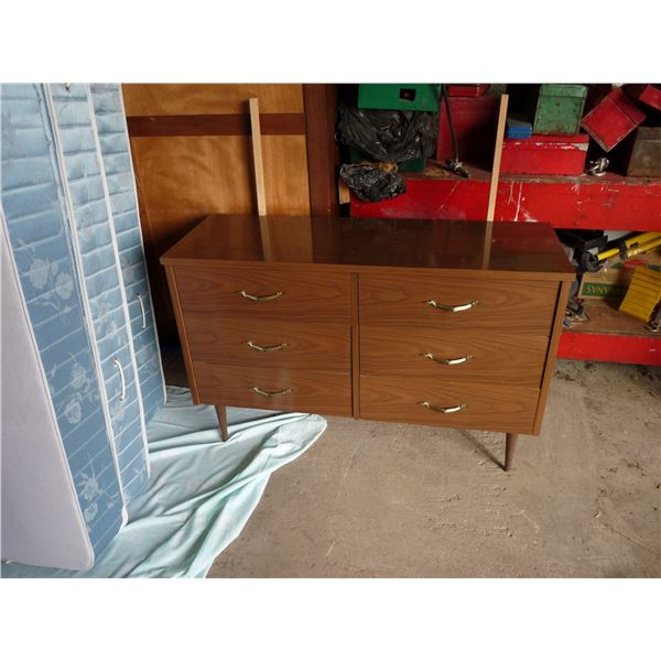 Six drawer dresser with mirror