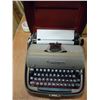 Image 6 : Remington typewriter - portable