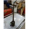 Image 1 : Track oiler oil can