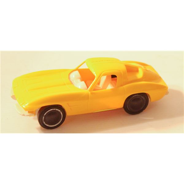 1963 TONKA CORVETE YELLOW PLASTIC ROOF IS CRACKED