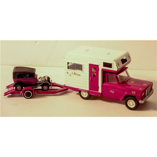 1968 TONKA JEEP CAMPER PURPLE/WHITE WITH TRAILER &