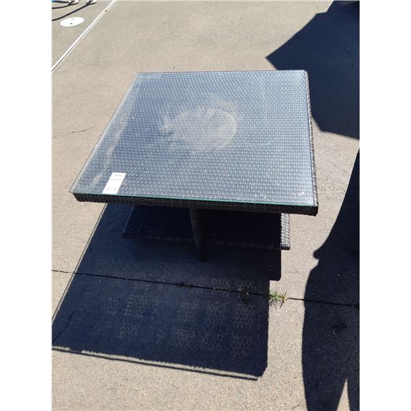 Patio table B