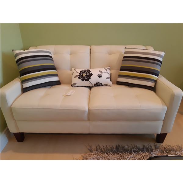 Leather Love Seat Cat C