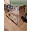Image 3 : Mirrored Cabinets Cat C