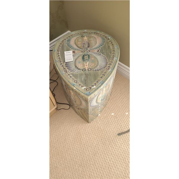 Teardrop End Table Cat C