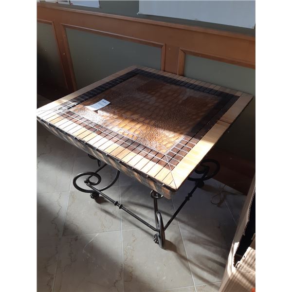 Tuscany Style Wood Top & Metal End Table Cat B